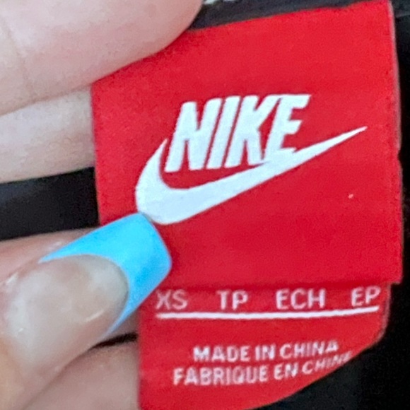 Nike Hoodie - Picture 3 of 7